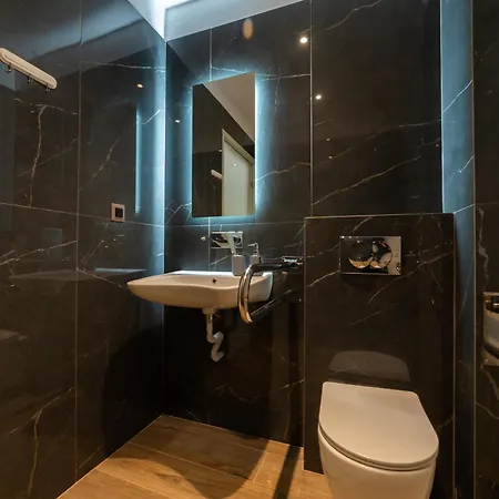 Horeizons Modern Living Hotel Vrasna