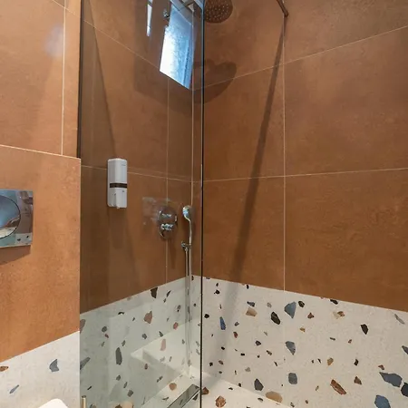 Hotel Horeizons Modern Living Vrasna